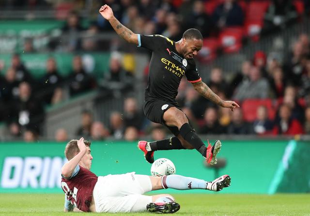 阿森纳曾4次在圣诞节前登顶，但也被曼市双雄四杀无缘夺冠（阿森纳曾四度圣诞前领跑，却被曼市双雄主客场双杀，终与冠军无缘）