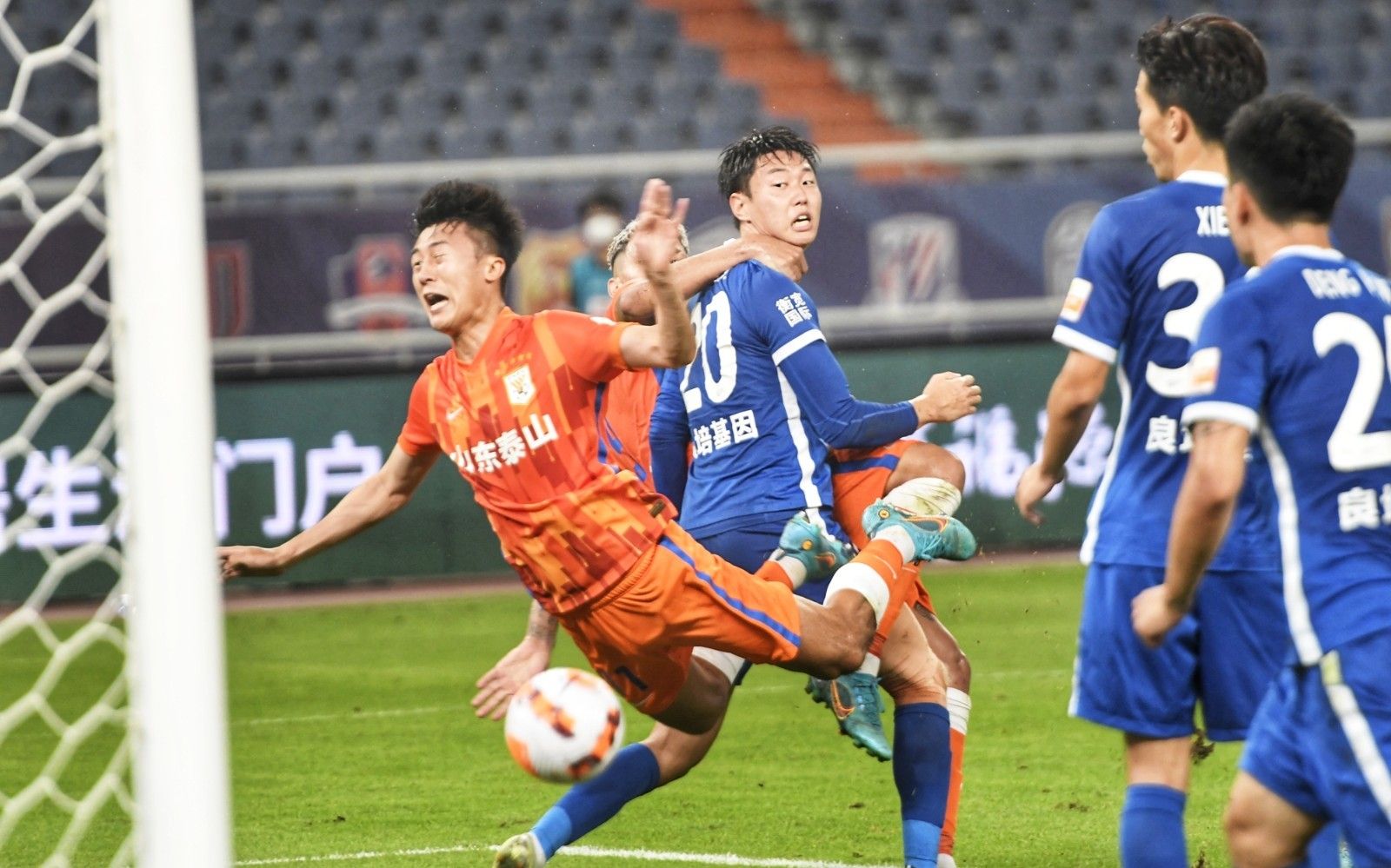 斯皮纳佐拉：我们没能踢好，感觉本菲卡更强、更具侵略性（斯皮纳佐拉直言发挥不佳：本菲卡实力与侵略性占上风）