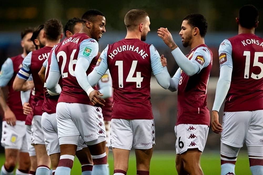 当选11月最佳球员，瓦尔迪是意甲首位获此殊荣的英格兰球员（瓦尔迪荣膺11月最佳，成意甲首位获此荣誉的英格兰球员）