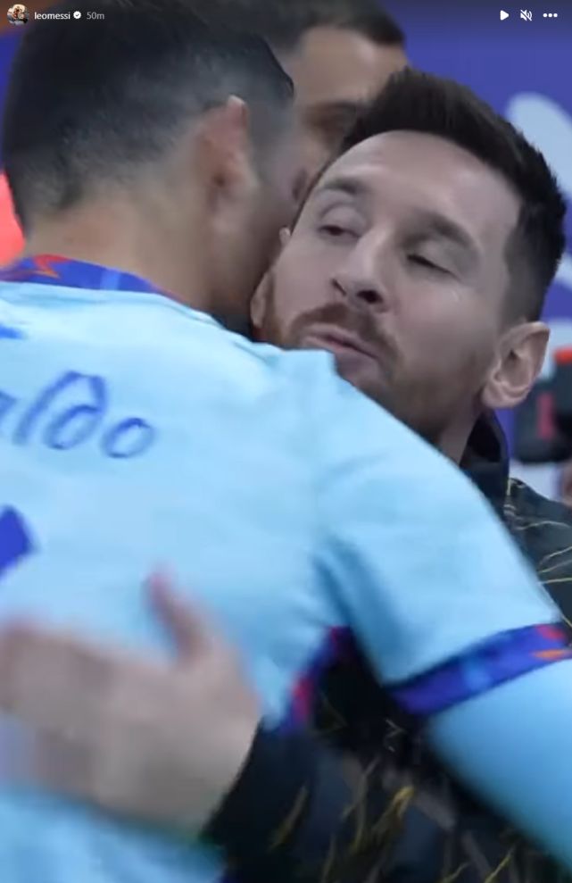 阿斯：皇马会员大会将提交创纪录收入，上赛季达11.85亿欧元（阿斯：皇马会员大会将公布史上最高收入，上一季为11.85亿欧元）