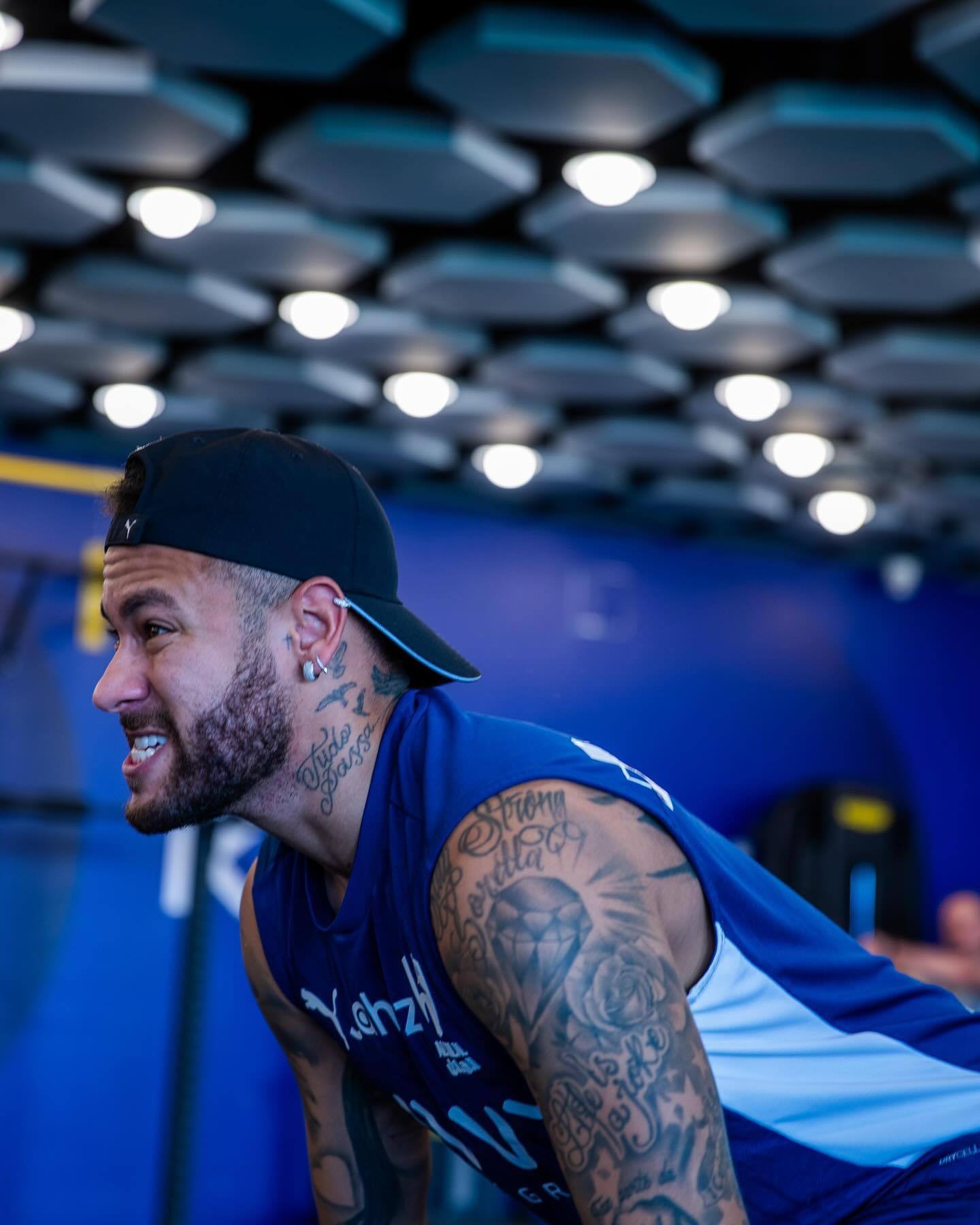 费拉拉：现在的那不勒斯领先于尤文，谈论尤文争冠毫无意义（费拉拉：那不勒斯领跑，讨论尤文争冠没有必要）