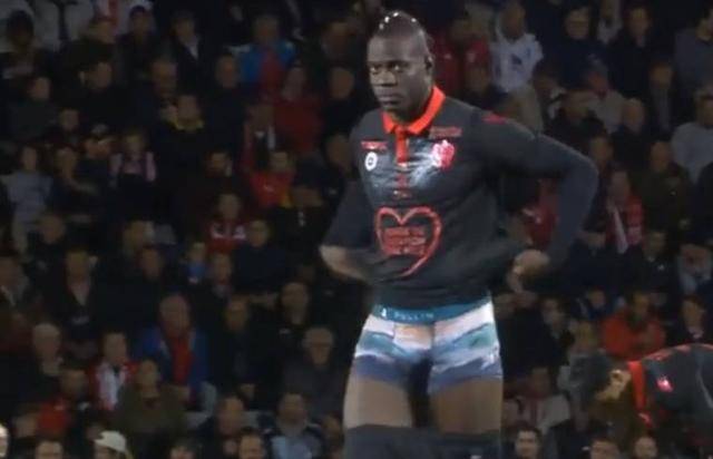 TYC：切尔西考虑从多特召回20岁中卫安塞尔米诺（TYC：切尔西正权衡将20岁中卫安塞尔米诺从多特召回）