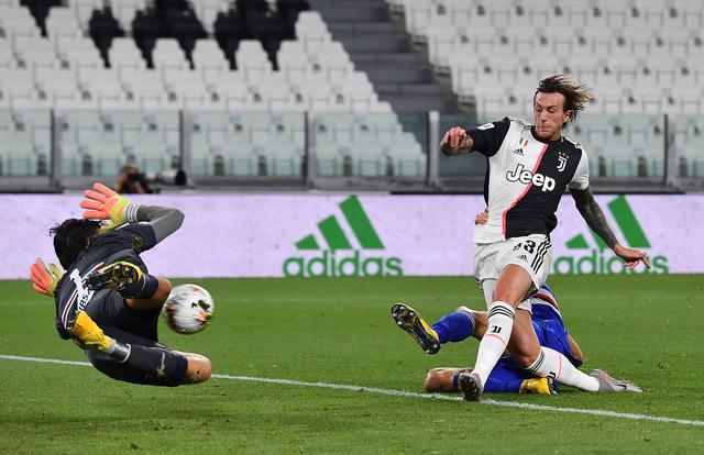 记者：杨皓宇随申花队出征亚冠广岛客场，李可因伤没有随队（记者：杨皓宇随申花远征亚冠客战广岛，李可因伤未随队）