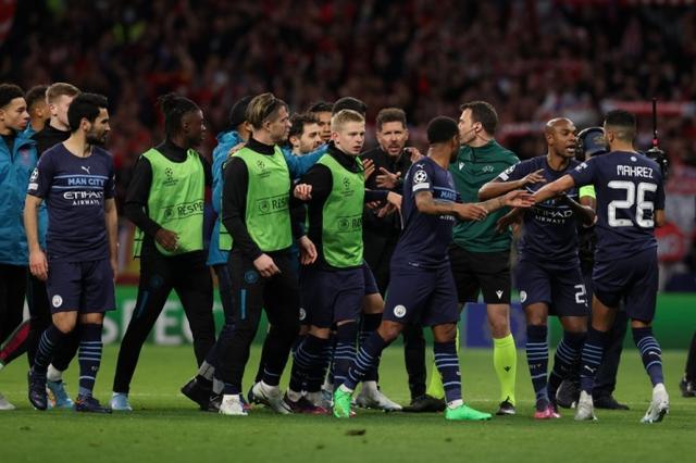 WTT总决赛女单1／8决赛，陈幸同4-2战胜队友石洵瑶，晋级8强（WTT总决赛女单16强赛：陈幸同4-2击败石洵瑶，挺进八强）