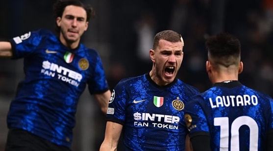 活塞逆转击败开拓者，坎宁安和邓罗关键表现助力取胜，展现强大韧性。（活塞逆袭擒下开拓者，坎宁安与邓罗关键时刻发力，韧性尽显）