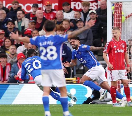 津媒谈邵佳一：土帅对阶段性考核的要求无异议且薪酬好商量（津媒评邵佳一：本土主帅接受阶段性考核，薪酬易协商）