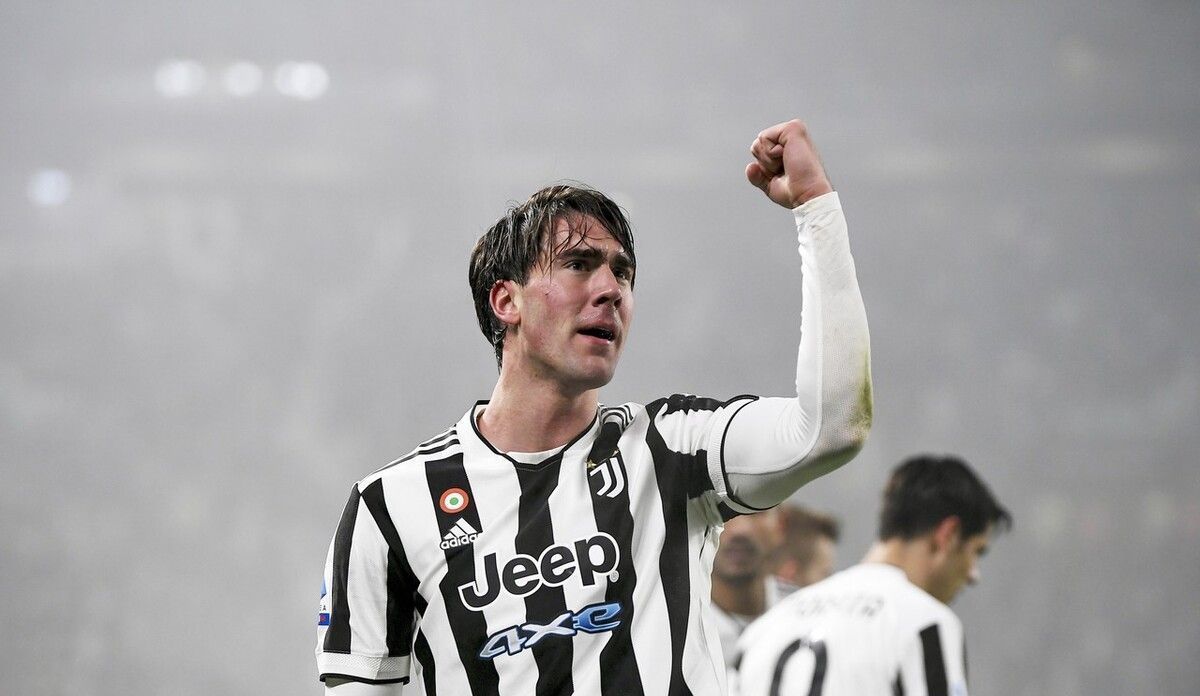 世体：巴萨否认了有意引进凯恩的报道，目前没和任何球员接触