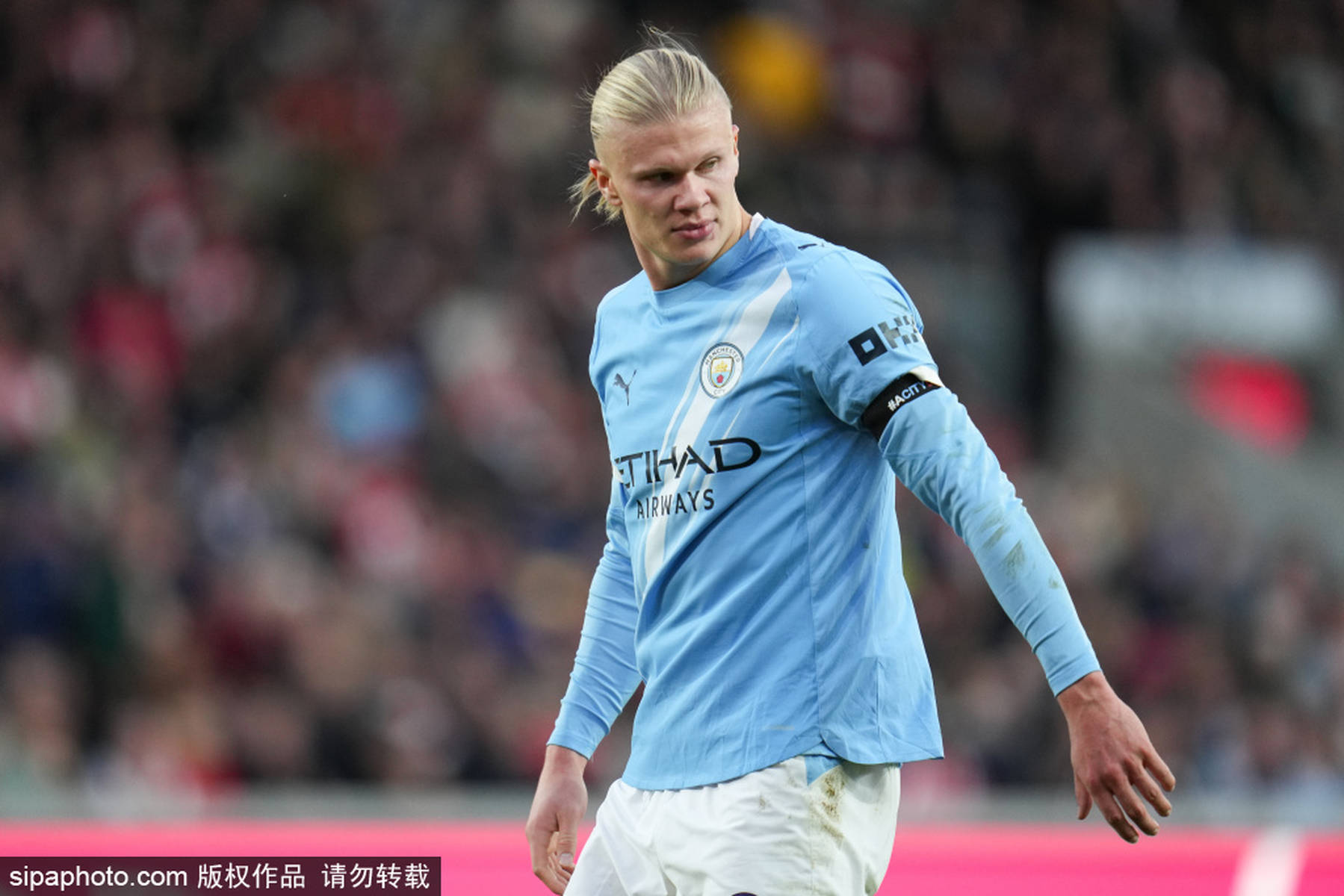 队报：德尚指控诽谤他和本泽马有矛盾的记者，本周四已开庭（队报：德尚以诽谤罪起诉称其与本泽马不和的记者，周四开庭）