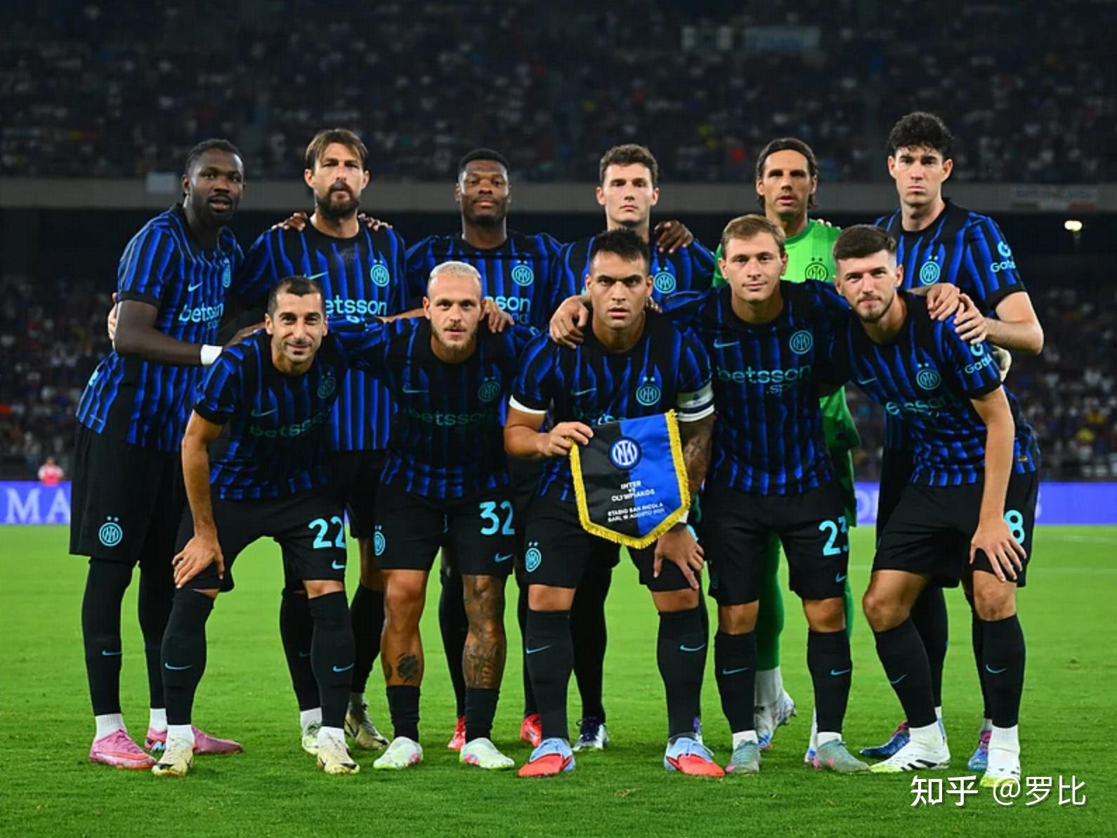 意媒：桑德兰想先租后买从米兰签圣地亚哥，已联系球员经纪人（意媒：桑德兰欲从米兰引进圣地亚哥，采取先租后买方案，已与其经纪人接洽）