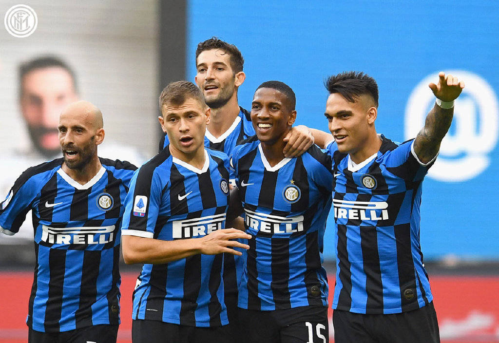 詹姆斯：英格拉姆当年还是个年轻人，如今已是经验丰富的老将（詹姆斯：英格拉姆从青涩新秀蜕变为经验老到的老将）