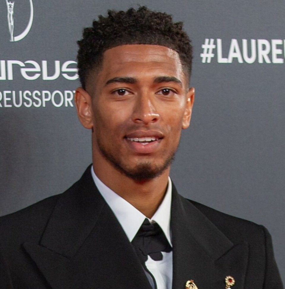 马特乌斯：我和马拉多纳就像梅西和C罗，但我们场外相处更多（马特乌斯：我与马拉多纳如同梅西与C罗，但场外互动更频繁）