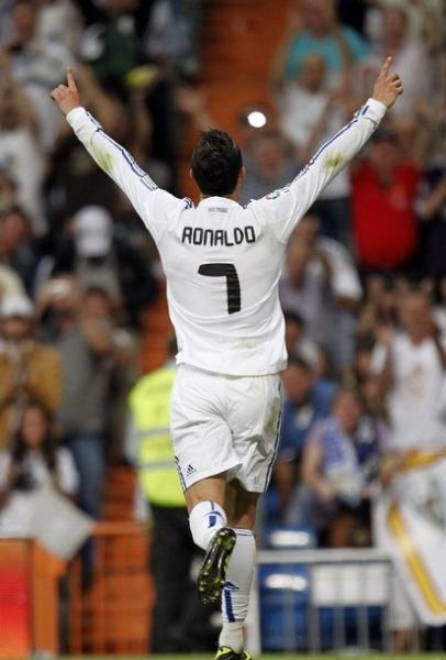 莫雷托：那不勒斯想在冬窗从罗马引进洛伦佐-佩莱格里尼（莫雷托：那不勒斯有意在冬窗从罗马签下洛伦佐-佩莱格里尼）