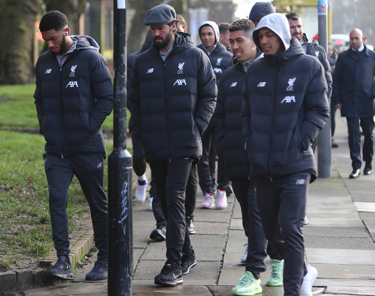 美记：杨瀚森需要调整呼吸和节奏&开拓者该找个成年人防守埃迪（美记：杨瀚森需理顺呼吸与节奏，开拓者应派成熟防守者盯防埃迪）