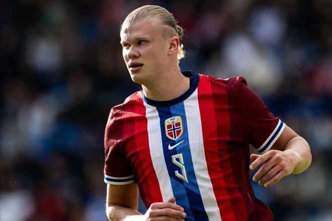 亚足联官网：上海海港卫冕中超冠军，却在亚洲赛场举步维艰（亚足联官网：上海海港再夺中超桂冠，亚洲赛场步履维艰）