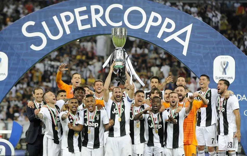 裁判成为焦点（焦点转向裁判）