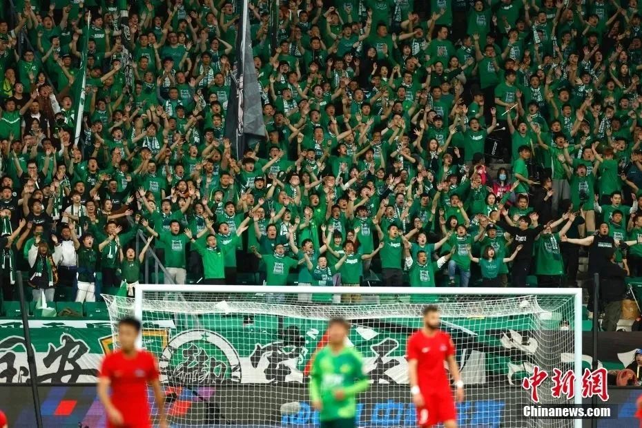 B席：感觉对阵皇马都快像打联赛了，来伯纳乌从来不轻松（B席：和皇马交手都快成常态了，客战伯纳乌一向不轻松）